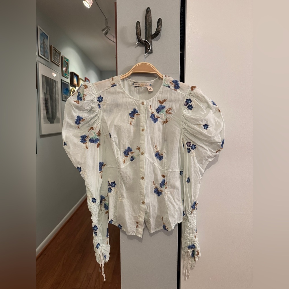 Chelsea & Violet White Floral Embroidered Blouse